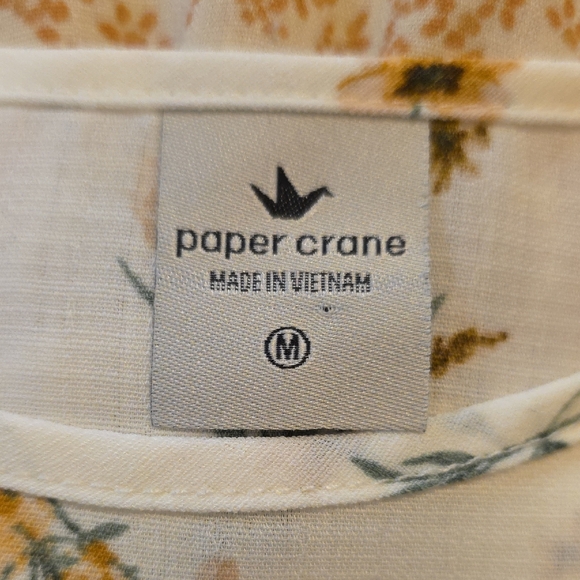 Paper Crane Floral Ruffle Hem Blouse Sz Med. - Picture 5 of 6